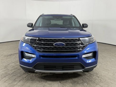 Certified 2022 Ford Explorer XLT w/ Equipment Group 202A AWD/4WD image 2