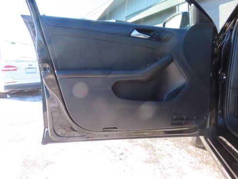 Used 2016 Volkswagen Jetta S image 35