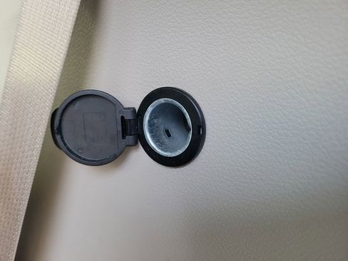 Used 2024 Chrysler Pacifica Touring-L image 30