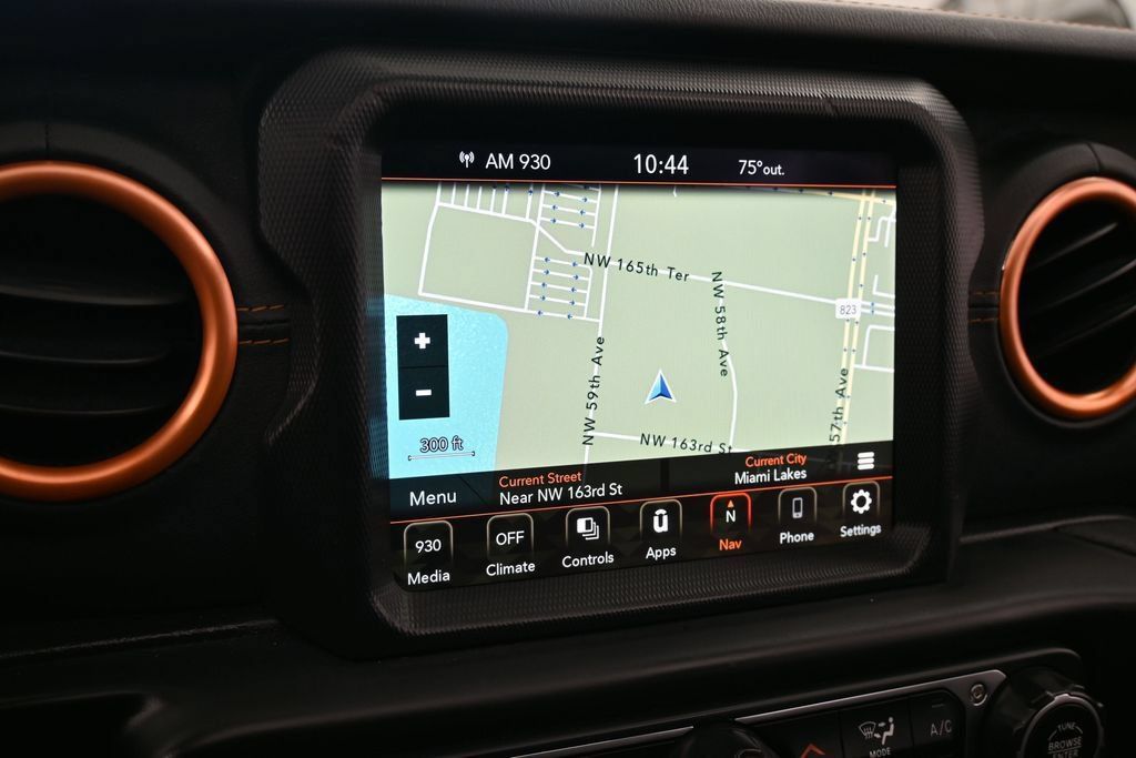Used 2021 Jeep Wrangler Unlimited Sahara AWD/4WD image 18