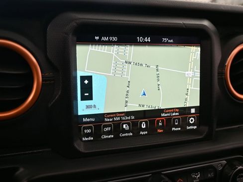 Used 2021 Jeep Wrangler Unlimited Sahara AWD/4WD image 18