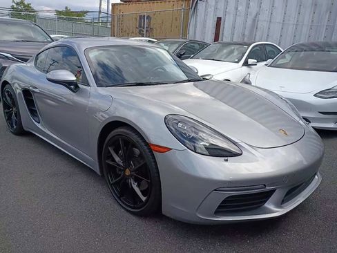Used 2018 Porsche 718 Cayman image 3