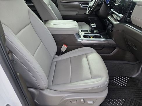 Used 2025 Chevrolet Silverado 1500 LTZ image 13