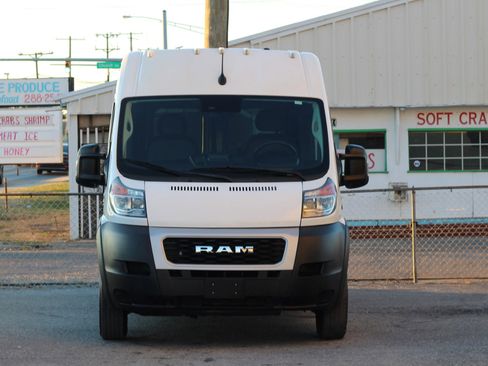 Used 2022 RAM ProMaster 2500 FWD image 2
