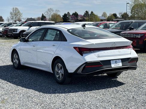 New 2026 Hyundai Elantra SE FWD image 14