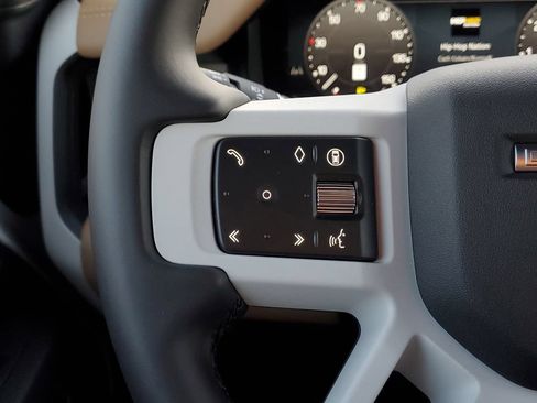 Used 2026 Land Rover Defender 130 X-Dynamic SE AWD/4WD image 16