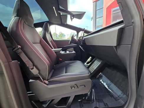 Used 2024 Tesla Cybertruck AWD Crew Cab image 23