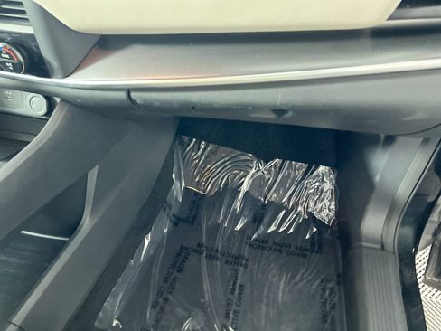 Used 2025 Nissan Rogue SV image 31