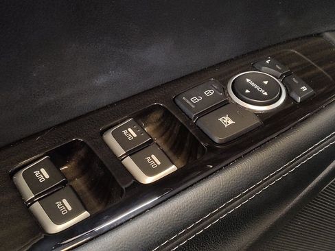 Used 2020 Kia Sorento LX image 27