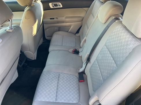 Used 2013 Ford Explorer XLT image 23