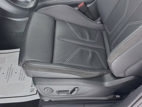 Used 2023 Audi Q3 2.0T Premium Plus w/ Premium Plus Package image 20