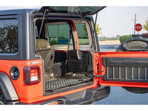 Used 2022 Jeep Wrangler Sport AWD/4WD image 10