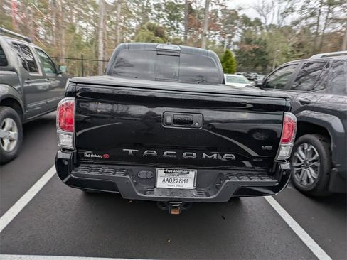 Used 2022 Toyota Tacoma TRD Sport w/ TRD Premium Sport Package image 6