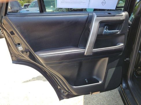 Used 2016 Toyota 4Runner SR5 AWD/4WD image 28