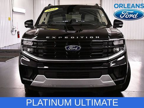 Used 2025 Ford Expedition Platinum w/ Platinum Ultimate Package AWD/4WD image 2