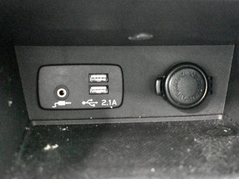 Used 2023 Subaru Crosstrek 2.5i Limited w/ Popular Package #4 image 24