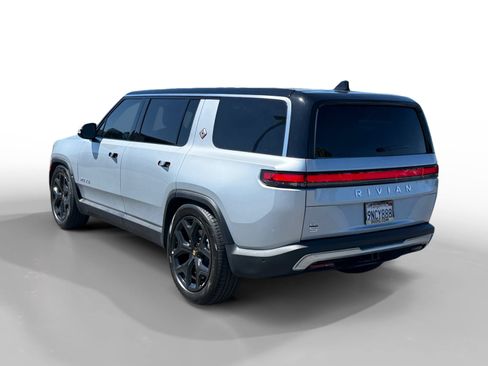 Used 2024 Rivian R1S Adventure AWD/4WD image 3