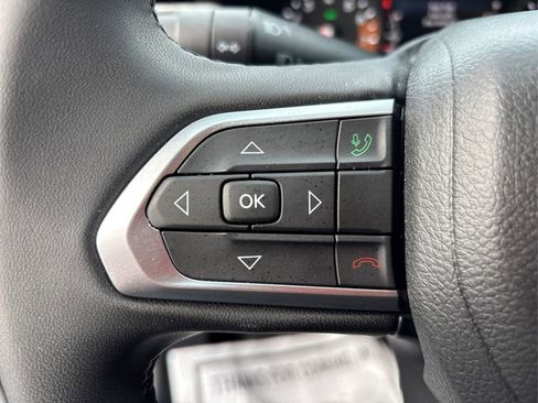 Used 2023 Jeep Compass Latitude image 34