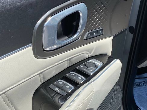 Used 2023 Kia Sorento SX Prestige w/ Panoramic Sunroof Package AWD/4WD image 10