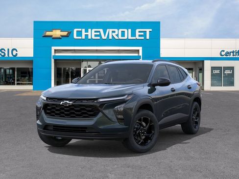 New 2026 Chevrolet Trax LT w/ Driver Confidence Package FWD image 9