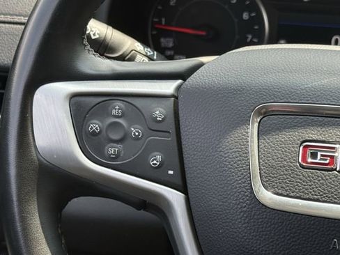 Used 2024 GMC Terrain SLT FWD image 13