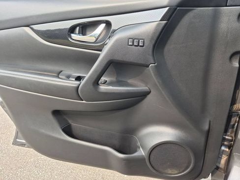 Used 2020 Nissan Rogue SL FWD image 14