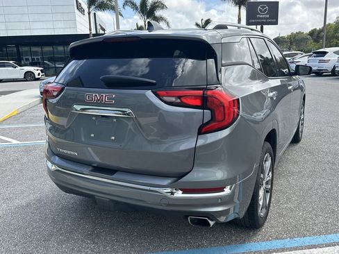 Used 2020 GMC Terrain Denali w/ Denali Premium Package FWD image 7