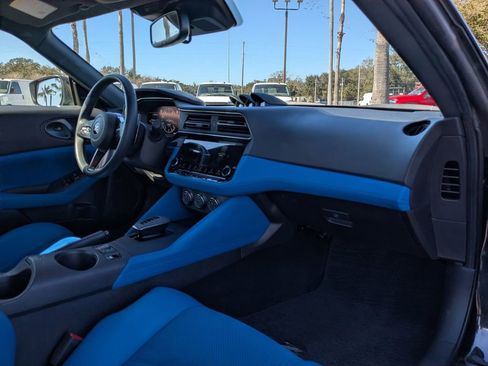 Used 2025 Nissan Z Performance w/ Floor Mat Package image 15