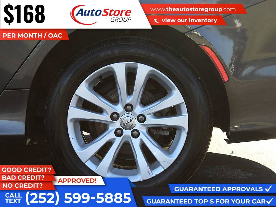 Used 2016 Chrysler 200 Limited FWD image 8