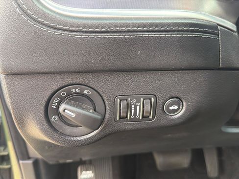 Used 2021 Dodge Charger SXT w/ Plus Group RWD image 9