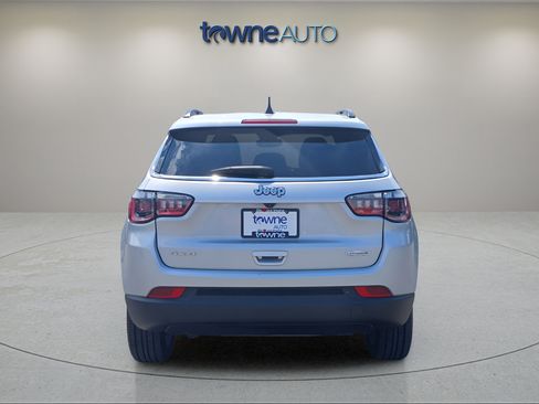 Used 2024 Jeep Compass Latitude AWD/4WD image 7