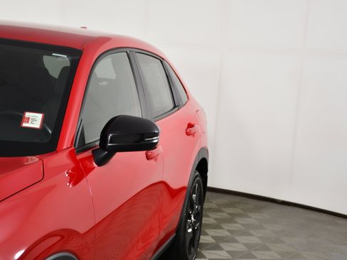 Certified 2025 Honda HR-V Sport image 13