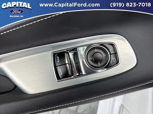 Used 2023 Chevrolet Corvette Stingray Coupe w/ Z51 Performance Package RWD image 19