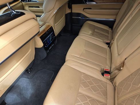 Used 2022 Jeep Grand Wagoneer Series III w/ Flexible Seating Group image 20