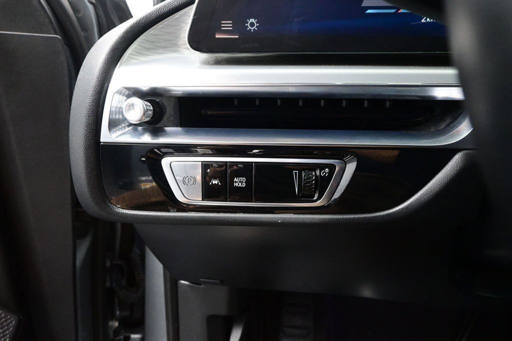 Used 2024 Cadillac Lyriq Sport RWD image 17