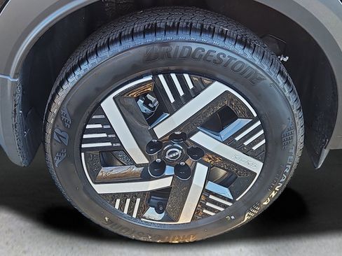 Certified 2025 Nissan Kicks SV image 19