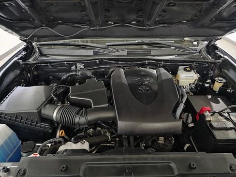 Used 2021 Toyota Tacoma TRD Off-Road AWD/4WD image 26