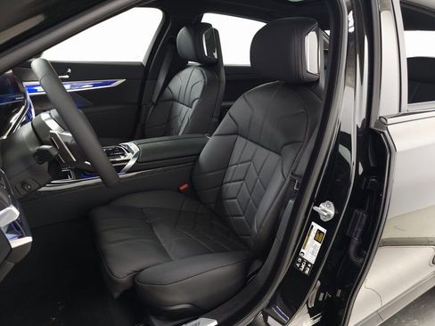 New 2026 BMW 740i xDrive image 13