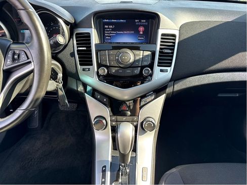 Used 2014 Chevrolet Cruze Eco image 18
