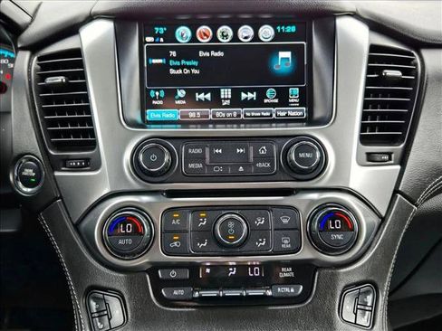 Used 2018 Chevrolet Suburban Premier AWD/4WD image 15
