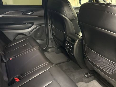 Used 2024 Jeep Grand Cherokee Limited w/ Black Appearance Package image 38