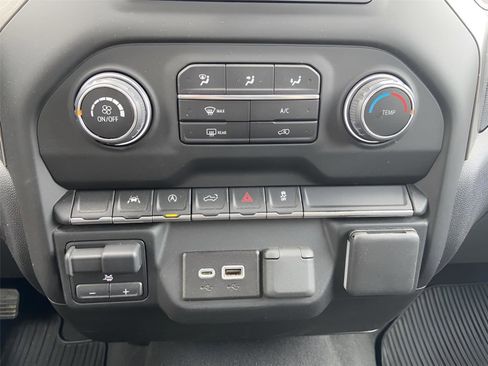 Used 2024 Chevrolet Silverado 1500 Custom image 31