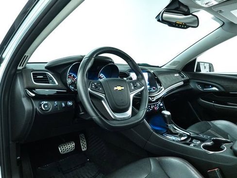 Used 2015 Chevrolet SS image 21