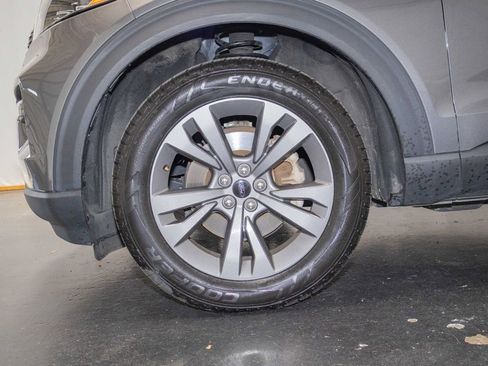 Used 2021 Ford Explorer XLT w/ Equipment Group 202A AWD/4WD image 9