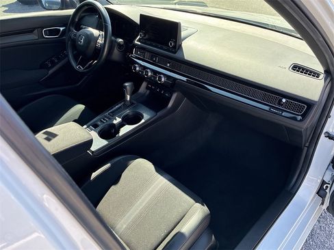 Used 2025 Honda Civic Sport image 34