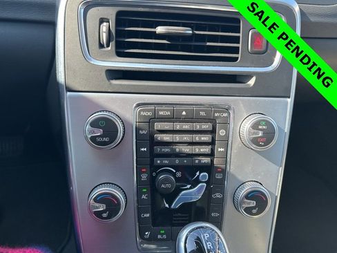 Used 2017 Volvo S60 T5 Dynamic image 27