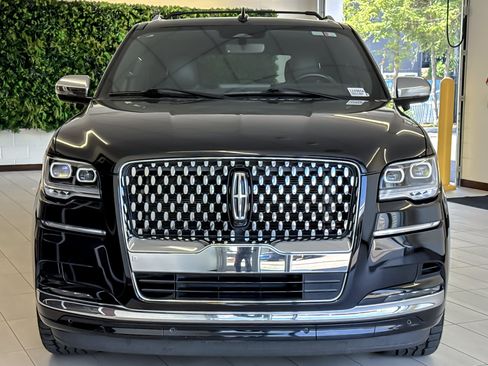 Certified 2024 Lincoln Navigator Black Label AWD/4WD image 9