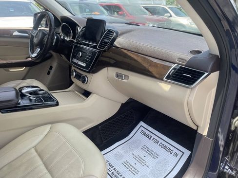 Used 2017 Mercedes-Benz GLS 450 4MATIC image 32