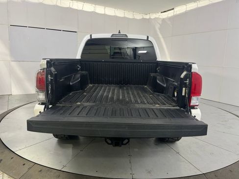 Used 2021 Toyota Tacoma TRD Off-Road image 13