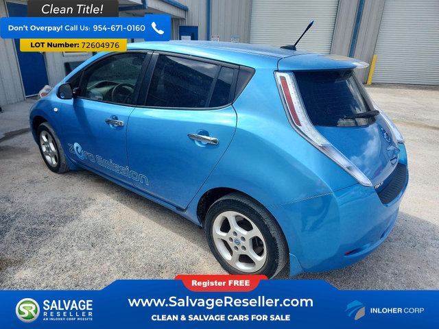 Used 2011 Nissan Leaf SL w/ Eco Design Pkg FWD image 3
